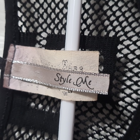 Style sleeveless red/black lace top/net sleeveless size Small - Picture 3 of 5